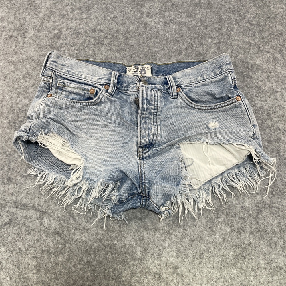 We The Free Shorts Womens 26 Blue Cut Off Mid Rise Medium Wash Hot Pants Denim